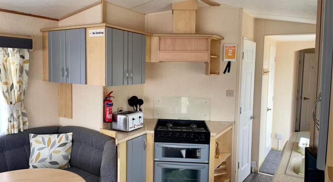 Dees Caravan Lettings Kingfisher Elm 453 Ingoldmells Bagian luar foto