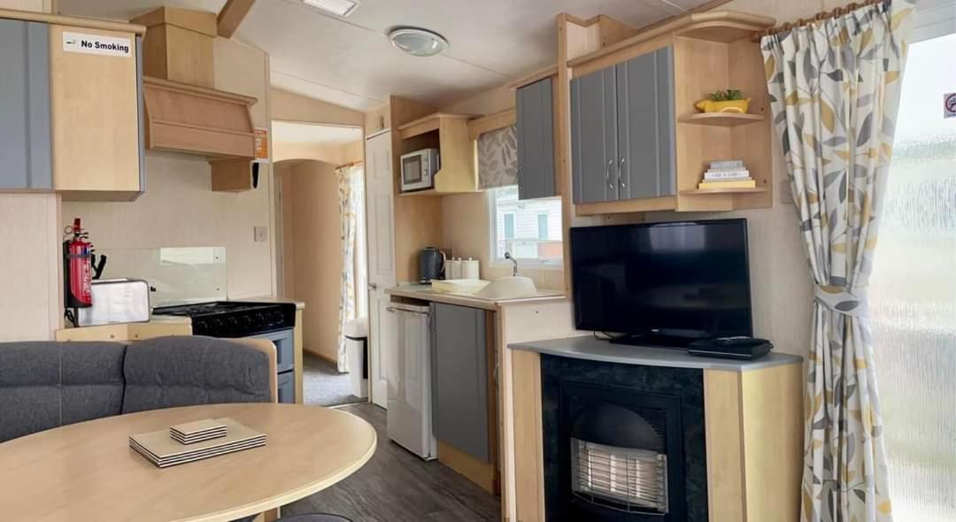 Dees Caravan Lettings Kingfisher Elm 453 Ingoldmells Bagian luar foto